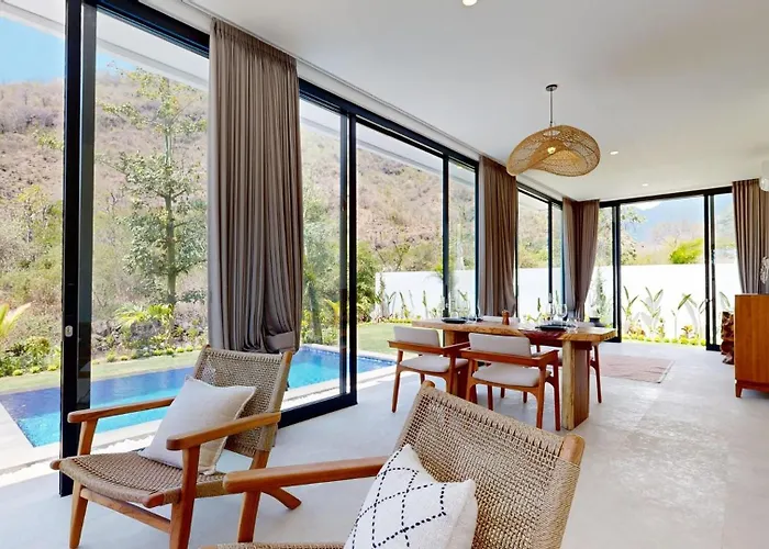 Bacchanalia - 2 Bedrooms-pool-garden-rooftop Vakantiehuis