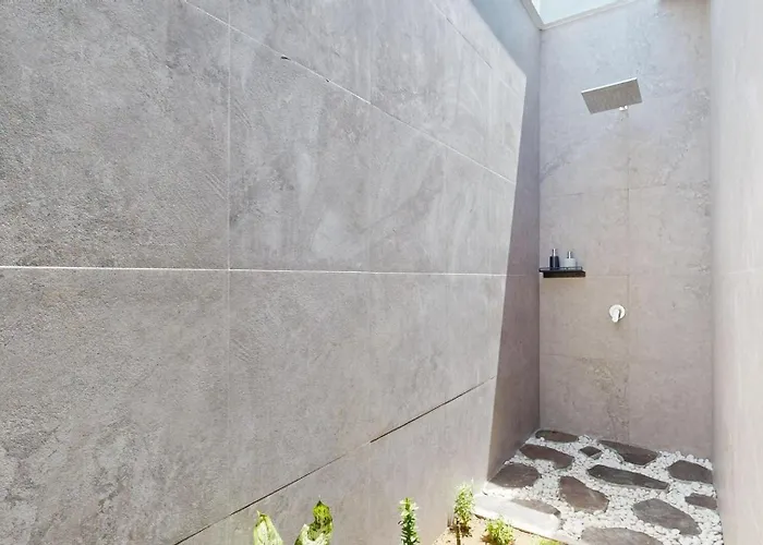 Vakantiehuis Bacchanalia - 2 Bedrooms-pool-garden-rooftop Amed